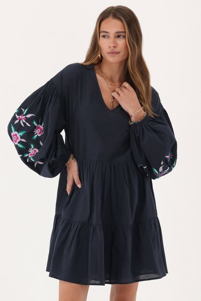Donkerblauwe embroidery jurk met bloemen
