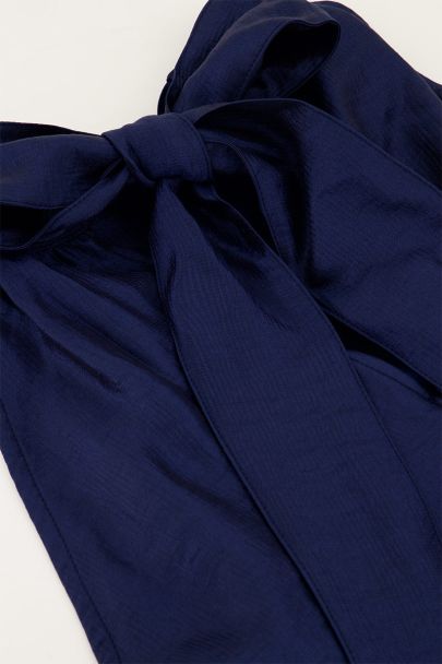 Donkerblauwe halter jurk in satijnen look