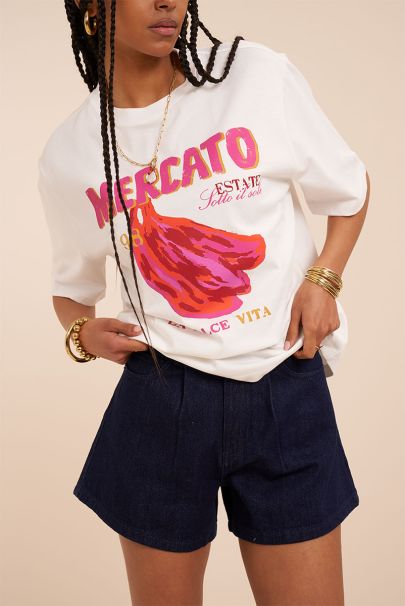 Dunkelblaue Jeansshorts mit Falten