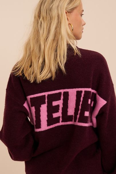 Pull bordeaux &agrave; imprim&eacute; au dos 'Atelier'