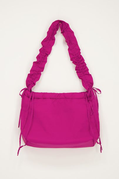 Fuchsia shopper met ruffles