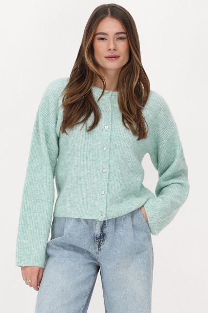 Cardigan en maille vert avec petits boutons  