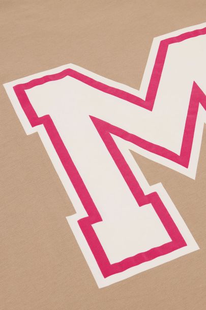 Lichtbruin T-shirt met "M" logo