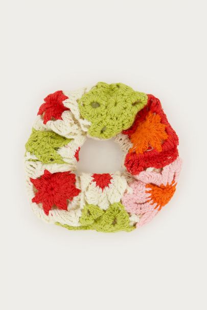 Multikleur crochet scrunchie met bloemen