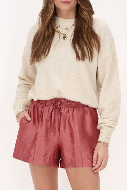 Pinke Satin-Shorts mit Biesem