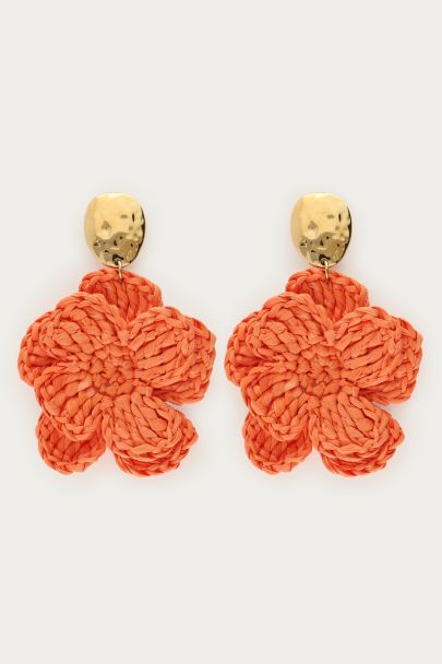 Earrings with orange raffia flower