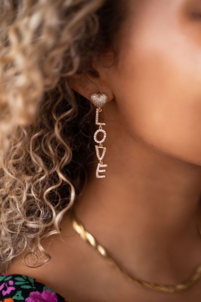Boucles d&rsquo;oreilles avec lettres love et strass