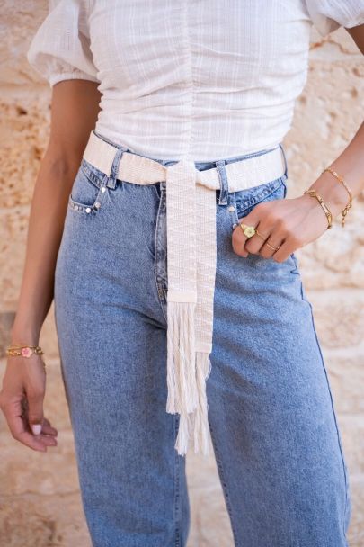 Beige knoopriem met flosjes