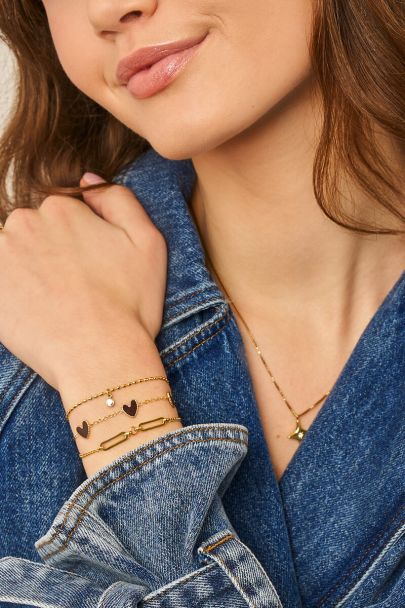 Armband met bruine hartjes