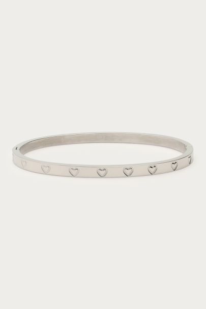 Bangle met gegraveerde hartjes