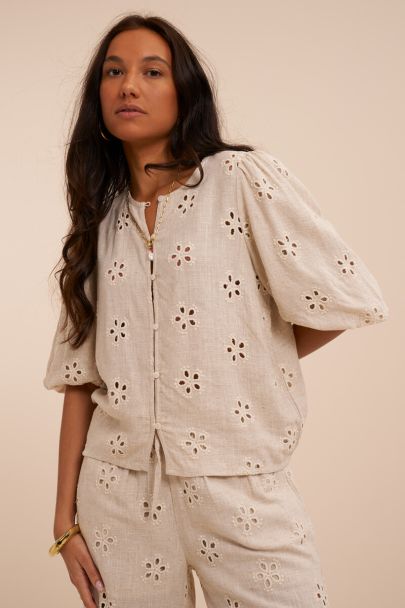 Beige embroidery anglaise top met korte pofmouwen