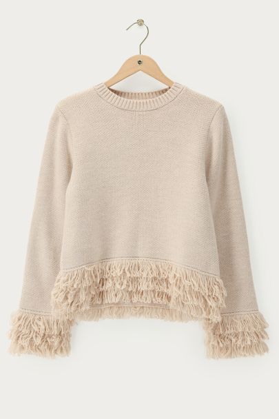 Beigefarbener Strickpullover mit Fransen