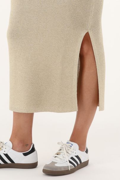 Beigefarbener gestrickter Lurex-Midirock