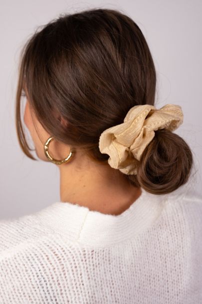 Beige scrunchie met structuur