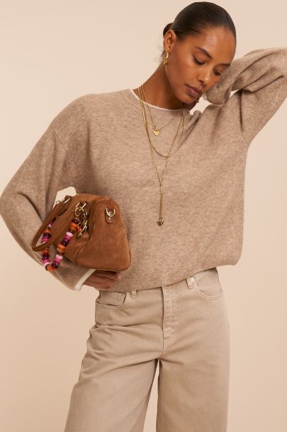 Pull beige &agrave; encolure contrast&eacute;e