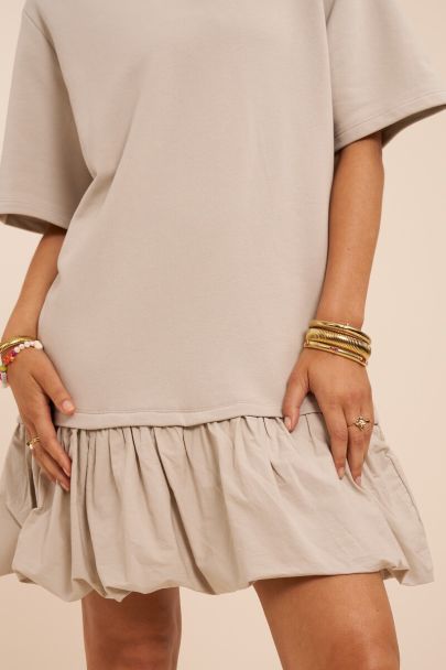 Beige T-shirt jurk in ballon look