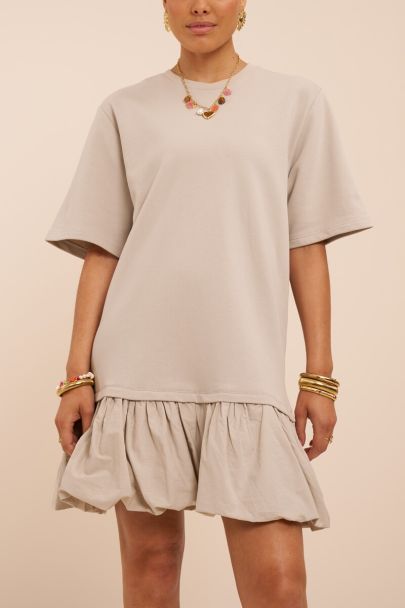 Beige T-shirt jurk in ballon look