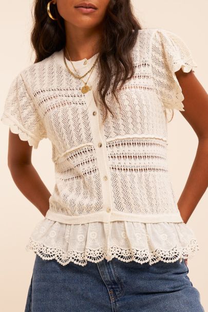 Beige top met ajour en korte mouwen