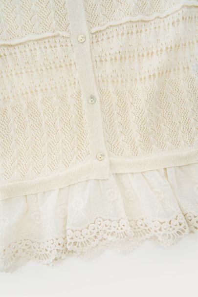 Beige top met ajour en korte mouwen
