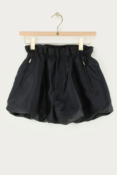 Schwarze Ballon-Shorts