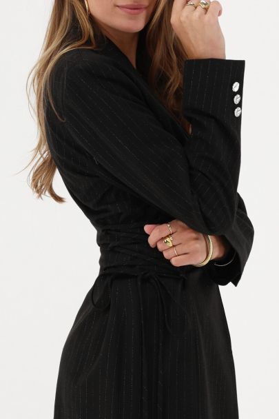 Schwarzes Blazerkleid mit Schnürung