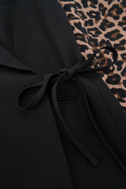 Zwarte blazer jurk met panterprint mouwen