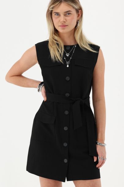 Zwarte gilet jurk met knopen