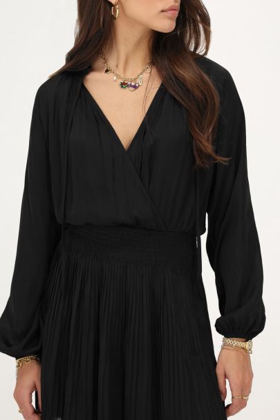 Zwarte plissé jurk satijnen look