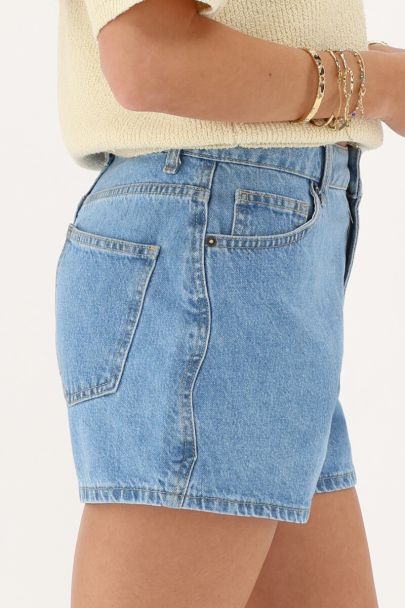Short en jean bleu avec vague