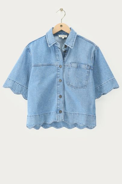 Blaues Denim-Top mit Wellenkante