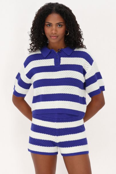 Blauw gebreide short met strepen