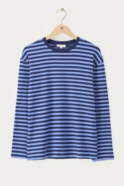 Blau gestreiftes Langarmshirt