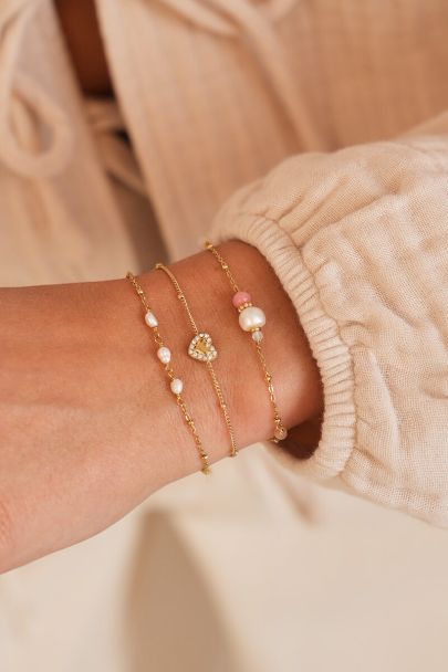 Armband met drie zoetwaterparels & bolletjes