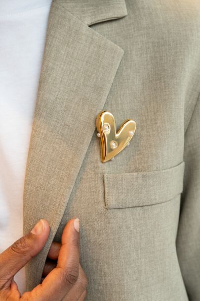 Broche en forme de cœur avec perles fantaisie