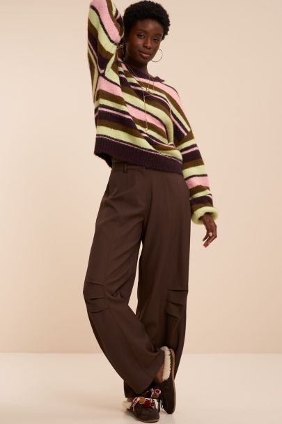 Brown barrel trousers with seams