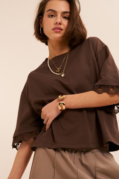 Brown boxy T-shirt with lace sleeves