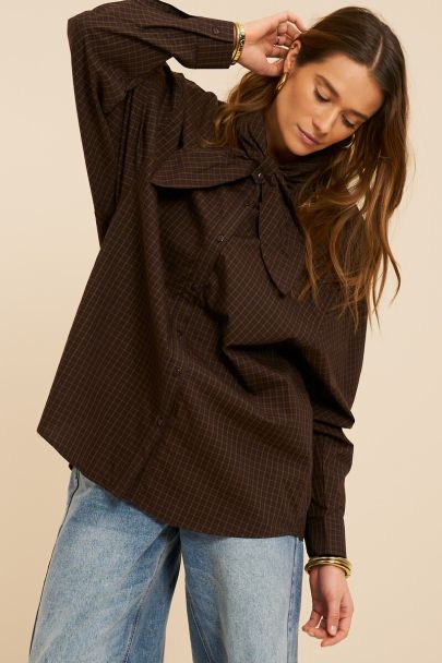 Chemise à carreaux marron à nœud