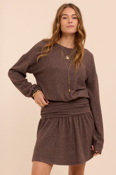 Bruine jurk met ruffles