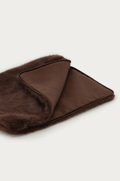 Brown fur look laptop sleeve