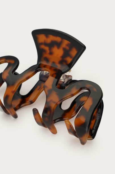 Pince à cheveux marron avec torsade 