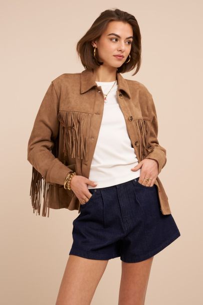 Bruine jas met franjes in suède look