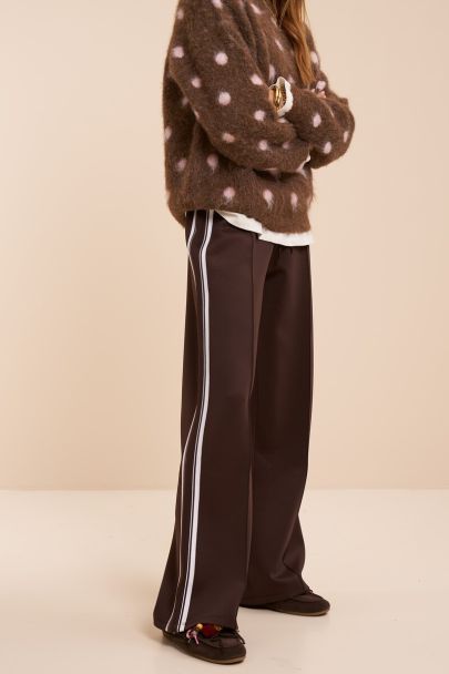Brown jogger with elastic waistband and tapes
