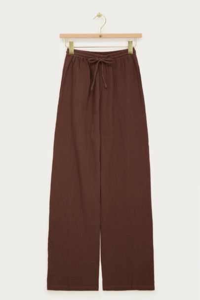 Braune Hose mit elastischem Bund und Kordelzug