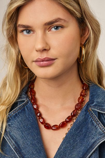 Bruine ketting met ovalen kralen