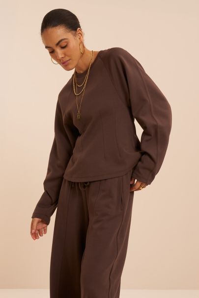 Bruine sweater met barrel mouwen