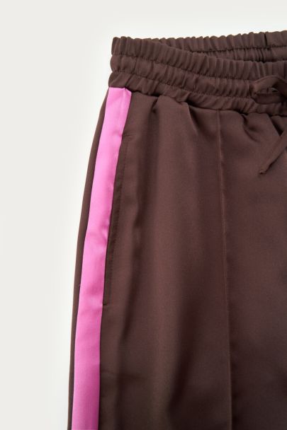 Brown trousers in satin look with pintuck