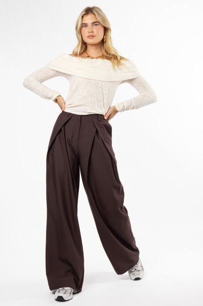 Bruine pantalon met plooien