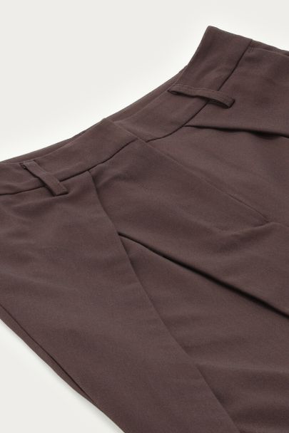 Bruine pantalon met plooien