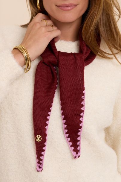 Burgundy gebreide sjaal met contrasterende rand