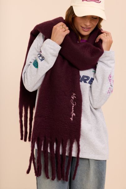 Burgundy sjaal met franjes en My Jewellery logo